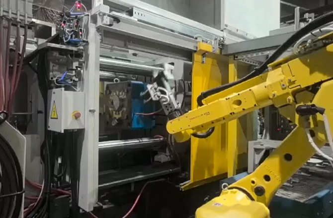 Aluminum die-casting production line equipment and material flow